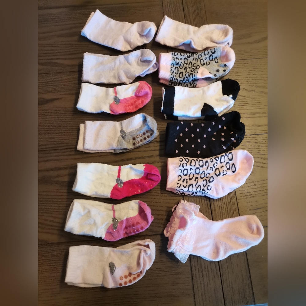 Bundle 13 socks 6-12 M